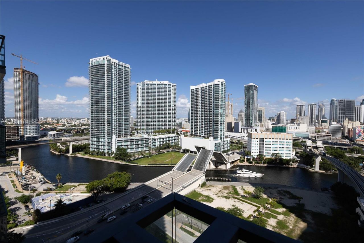 68 SE 6th St , Unit 1611, Miami, FL 33131 Photo