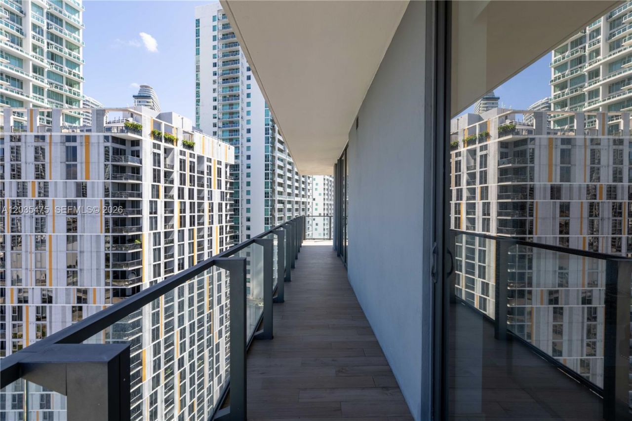 68 SE 6th St , Unit 1611, Miami, FL 33131 Photo