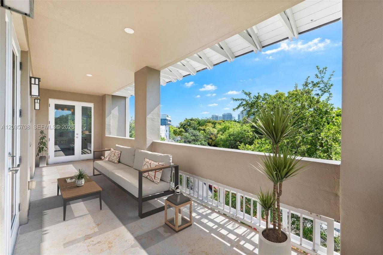 3540 Main Hwy , Unit 401, Miami, FL 33133 Photo