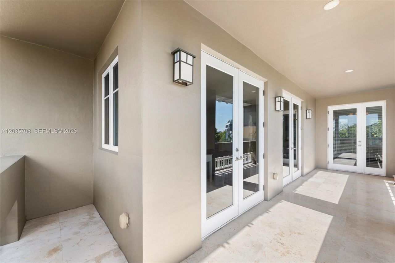 3540 Main Hwy , Unit 401, Miami, FL 33133 Photo