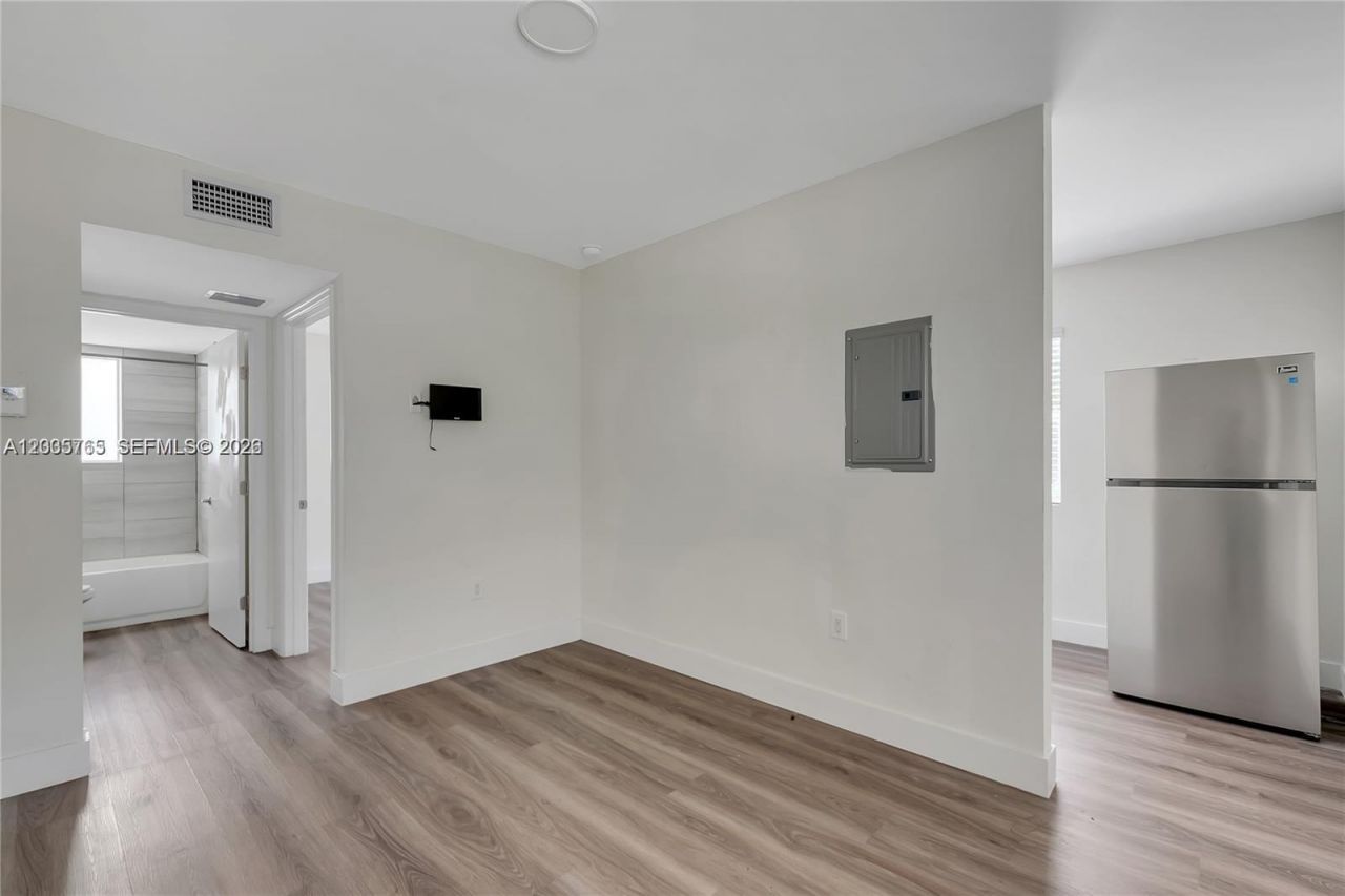 1710 NW 1st Ct, Unit 13, Miami, FL 33136 Photo