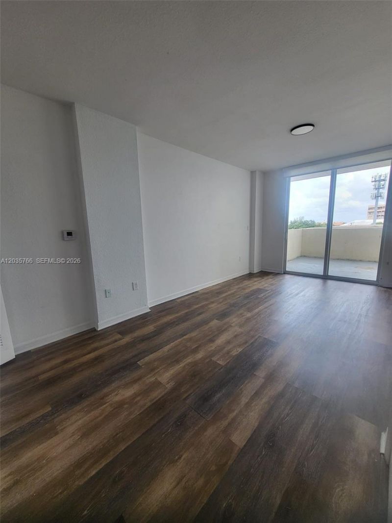 120 SW 8th Ave, Unit 502, Miami, FL 33130 Photo