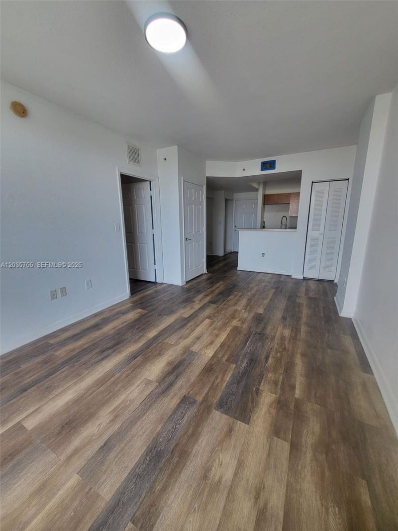 120 SW 8th Ave, Unit 502, Miami, FL 33130 Photo