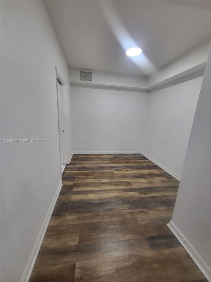 120 SW 8th Ave, Unit 502, Miami, FL 33130 Photo