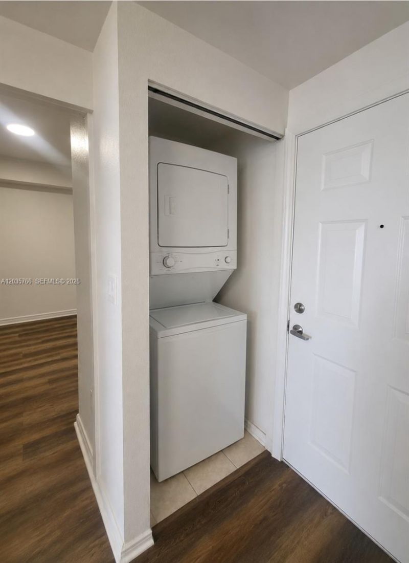 120 SW 8th Ave, Unit 502, Miami, FL 33130 Photo