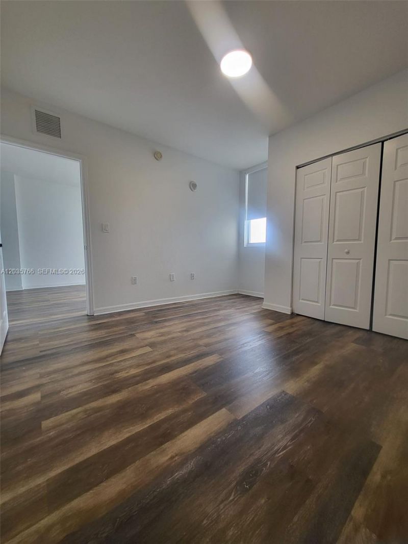 120 SW 8th Ave, Unit 502, Miami, FL 33130 Photo