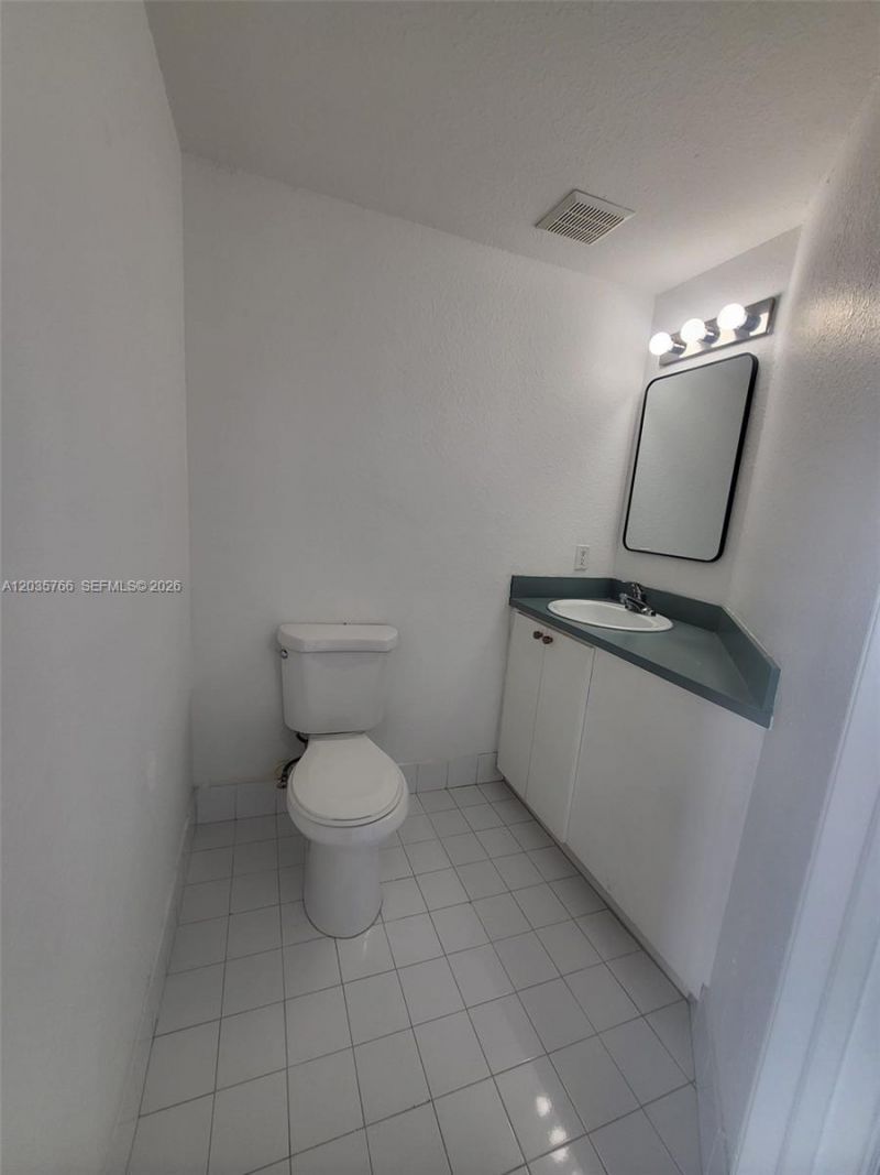 120 SW 8th Ave, Unit 502, Miami, FL 33130 Photo