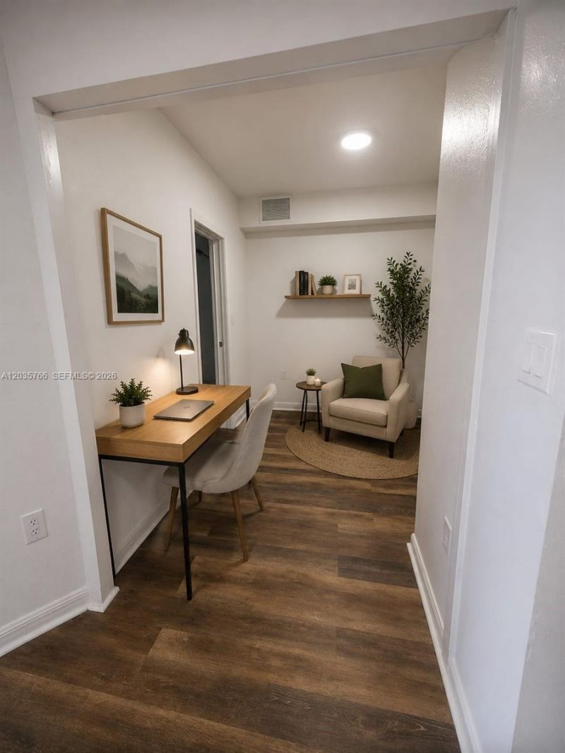 120 SW 8th Ave, Unit 502, Miami, FL 33130 Photo