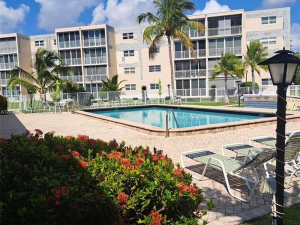 1024 SE 3rd Ave, Unit 304, Dania Beach, FL 33004