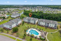 600 Heathrow Dr.  photo 4