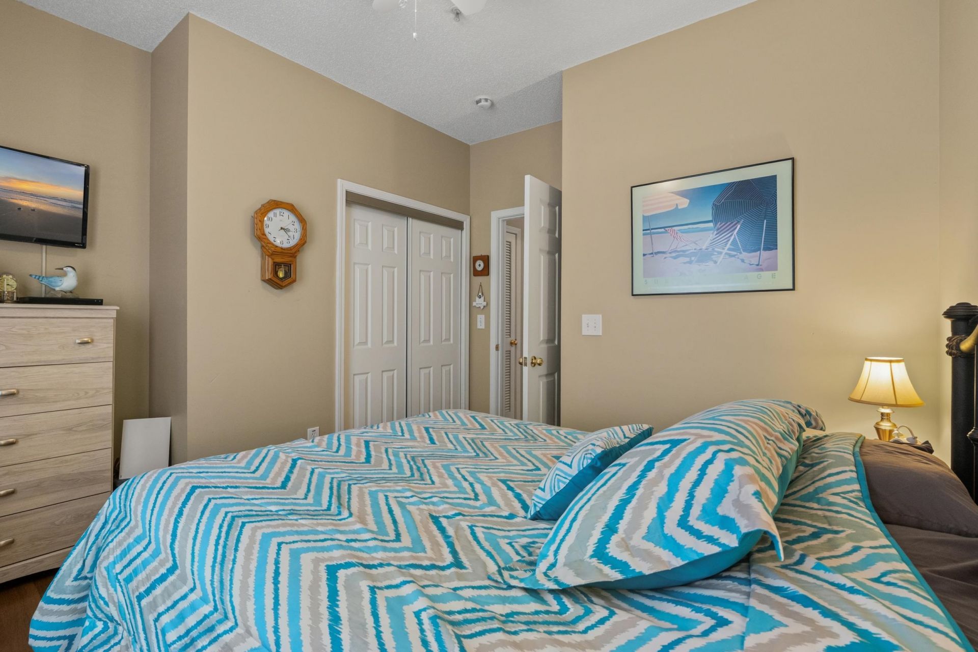 600 Heathrow Dr.  Photo 22