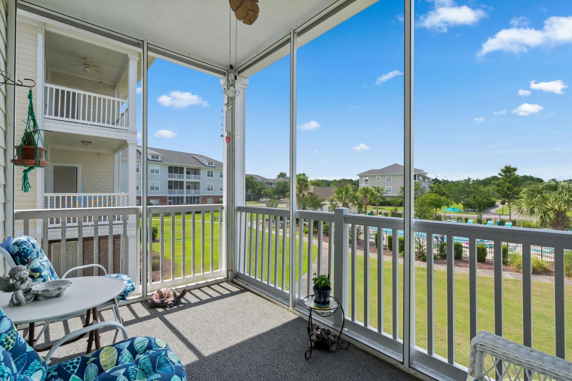 600 Heathrow Dr.  Photo 27