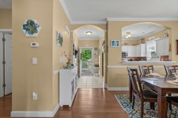 600 Heathrow Dr.  photo 4
