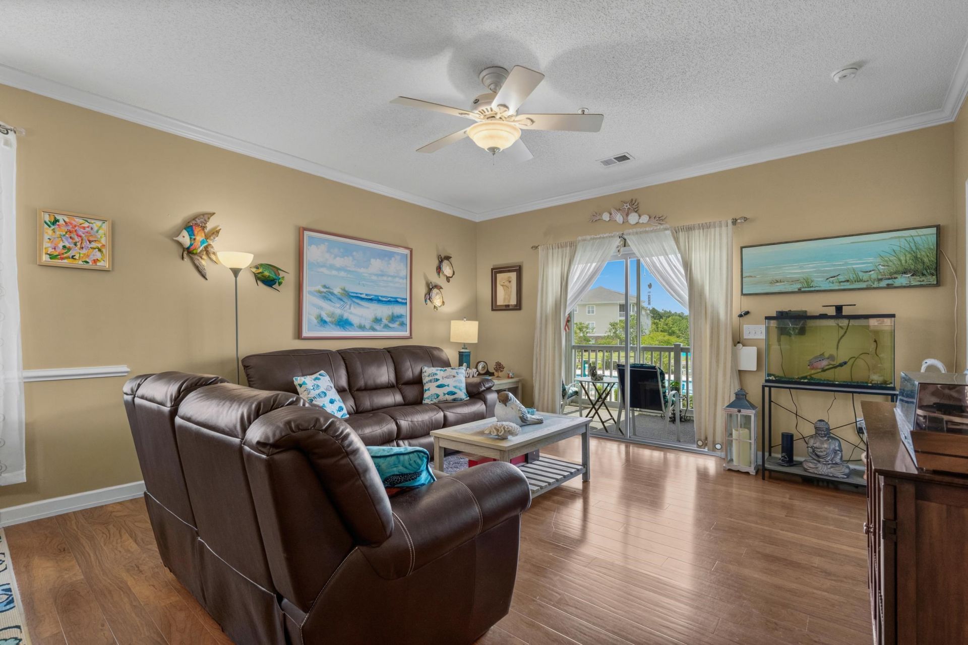 600 Heathrow Dr.  Photo 7