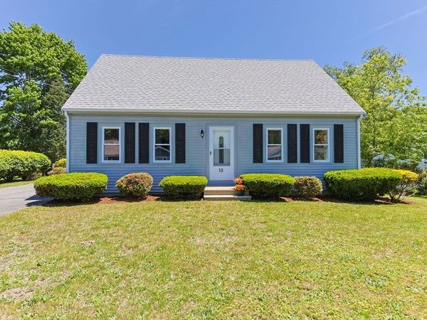 10 Antlers Shore Dr, Falmouth, MA 02536