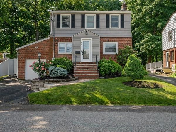 10 Richards Rd, Weymouth, MA 02189
