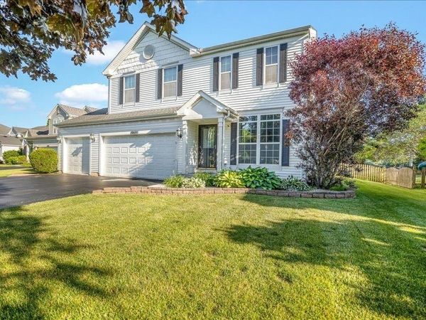 10695 Yellowstone Drive, HUNTLEY, IL 60142