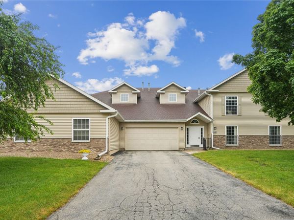 4320 Westchester Dr NE #B , Cedar Rapids, IA 52402