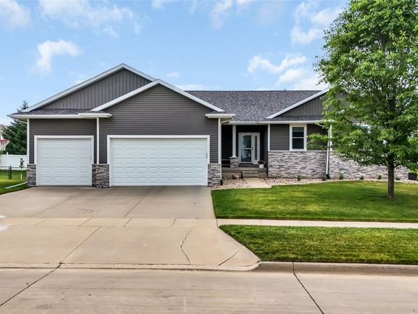 3118 Carlisle Circle , Marion, IA 52302