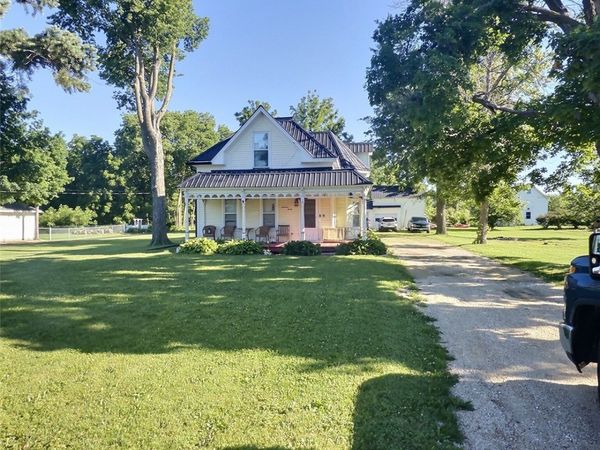 1930 E Avenue NW, Cedar Rapids, IA 52405