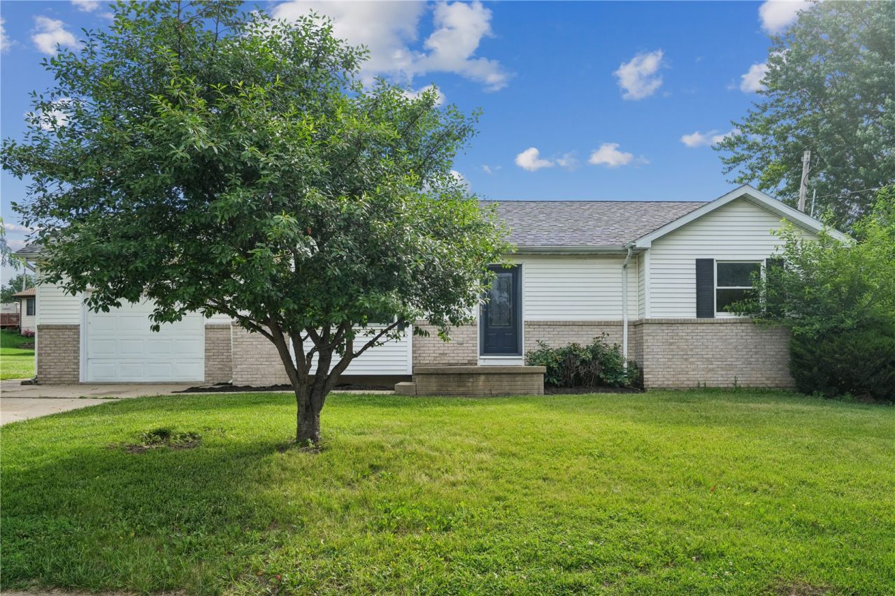 1510 North Drive, Ely, IA 52227 Main Photo