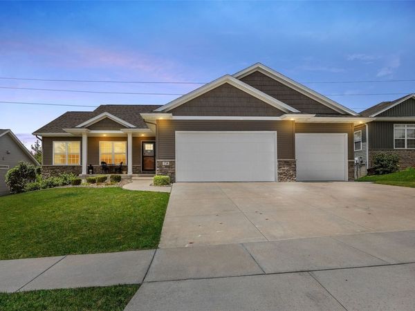 1710 Bobcat Dr NW, Cedar Rapids, IA 52405
