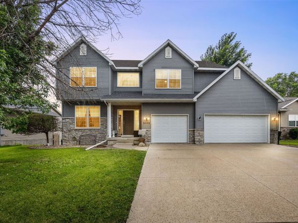 3102 Falcon View Court SW, Cedar Rapids, IA 52404