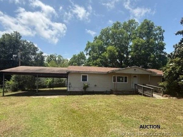 1312 E Highland Avenue , Wister, OK 74966