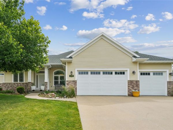 2595 Victoria Street , Marion, IA 52302