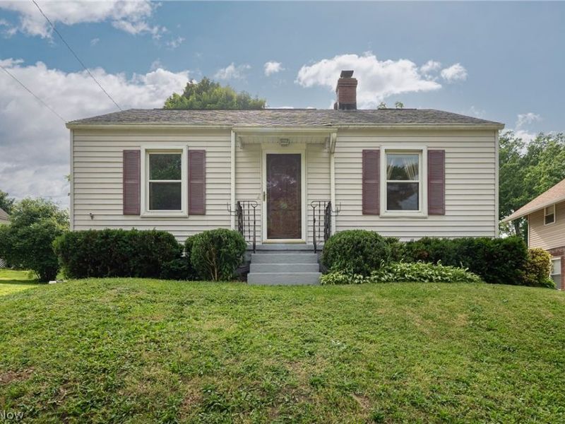 598 Morningview Avenue, Akron, OH 44305 Photo 1