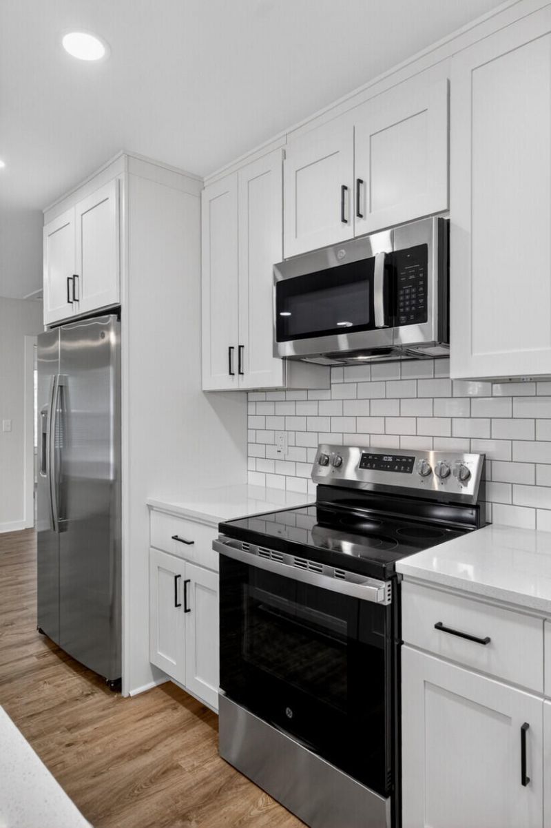 2136 Commander Road Photo 11
