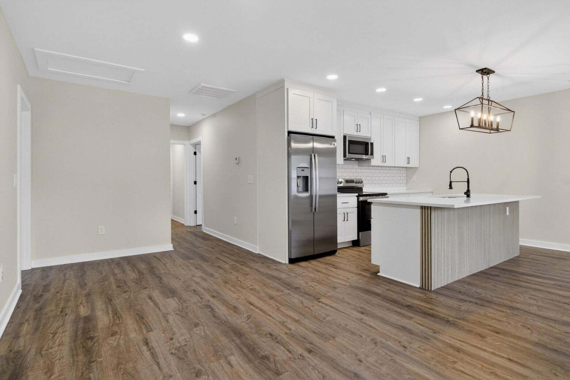 2136 Commander Road Photo 12