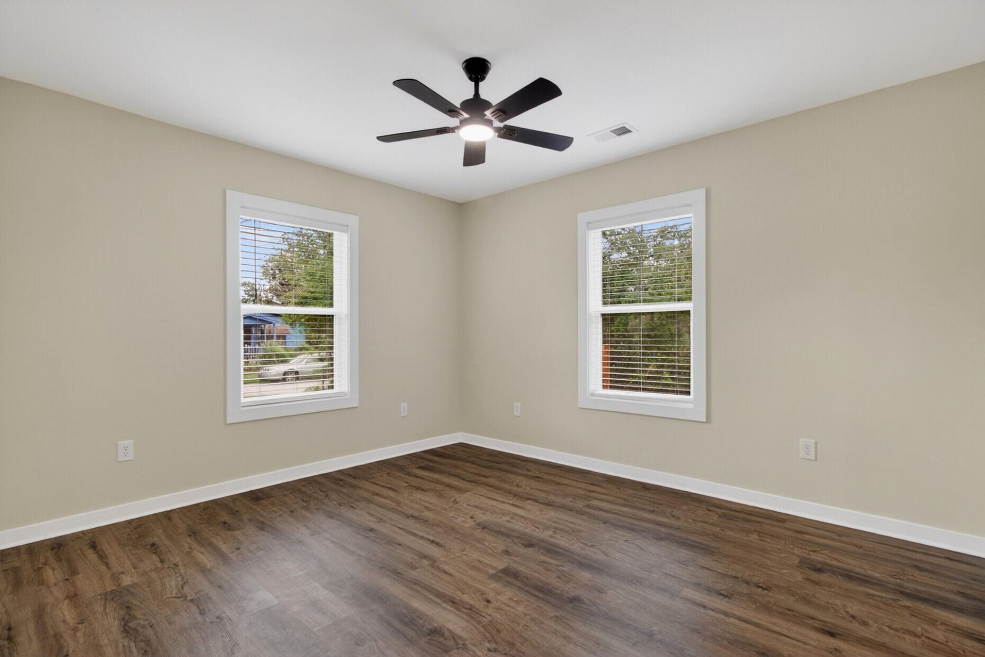 2136 Commander Road Photo 13
