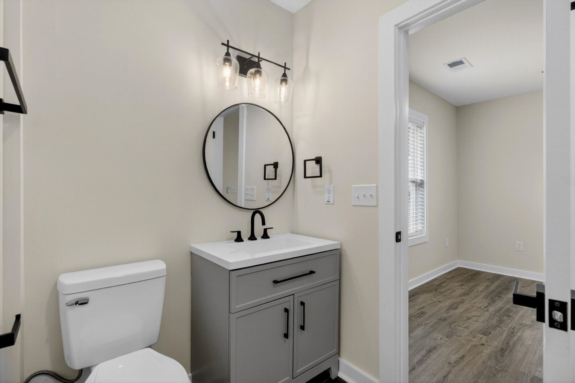 2136 Commander Road Photo 16