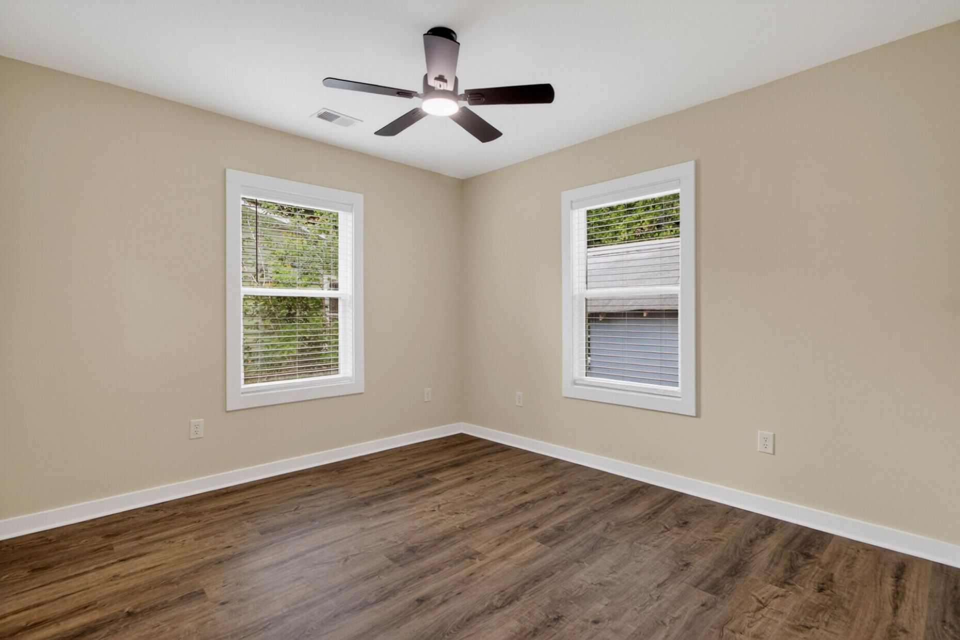 2136 Commander Road Photo 18