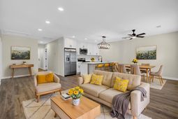 2136 Commander Road photo 4