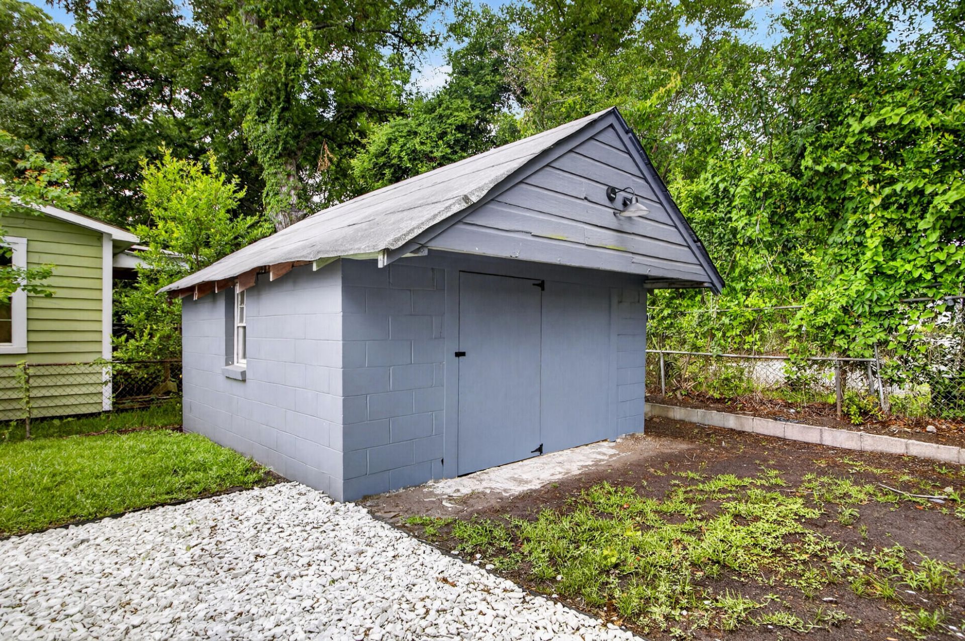 2136 Commander Road Photo 30