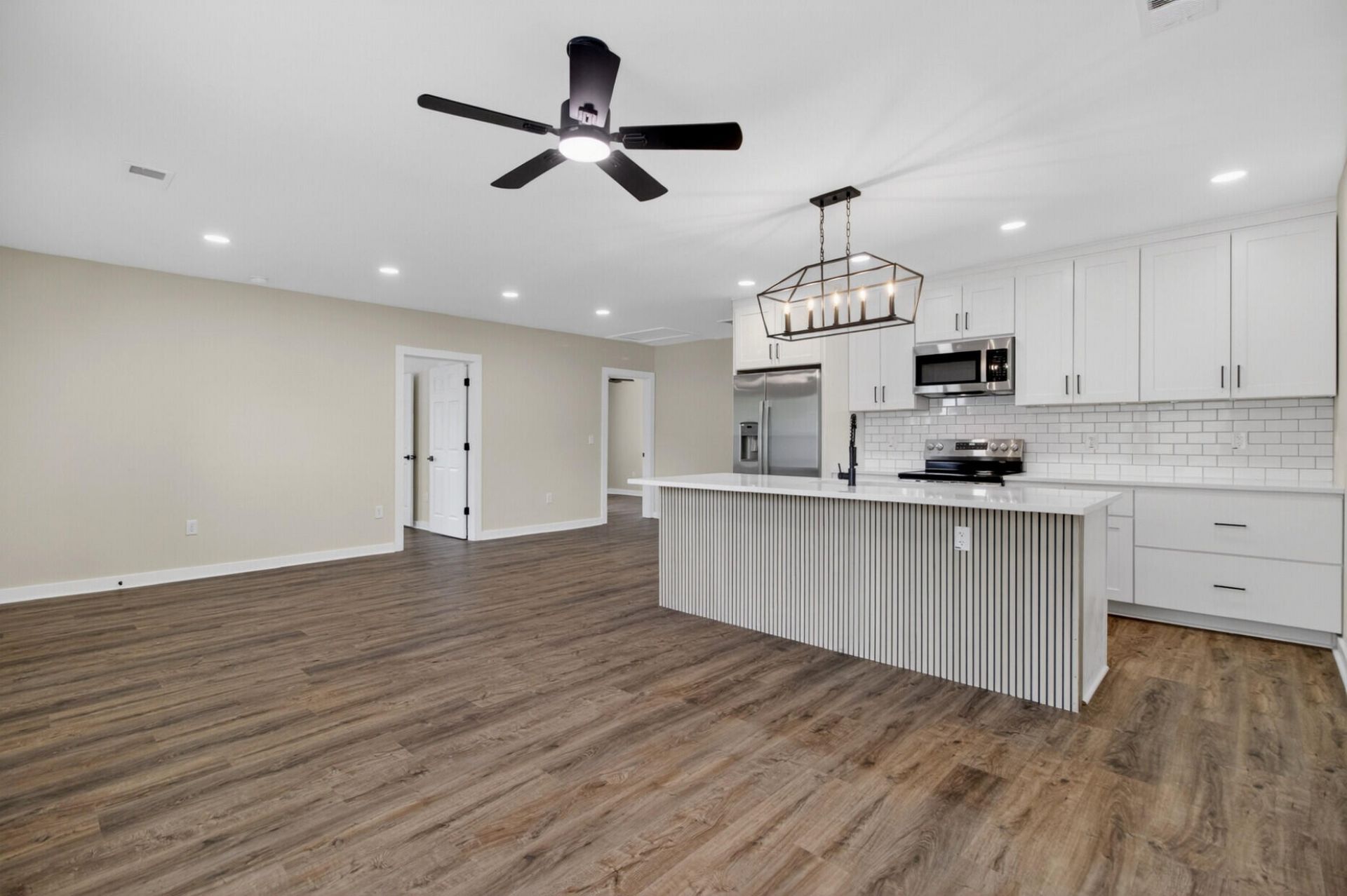 2136 Commander Road Photo 8