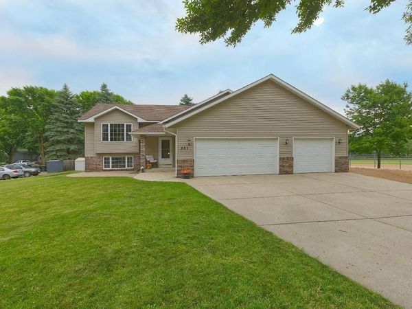 561 Kingsley Street S, Winsted, MN 55395