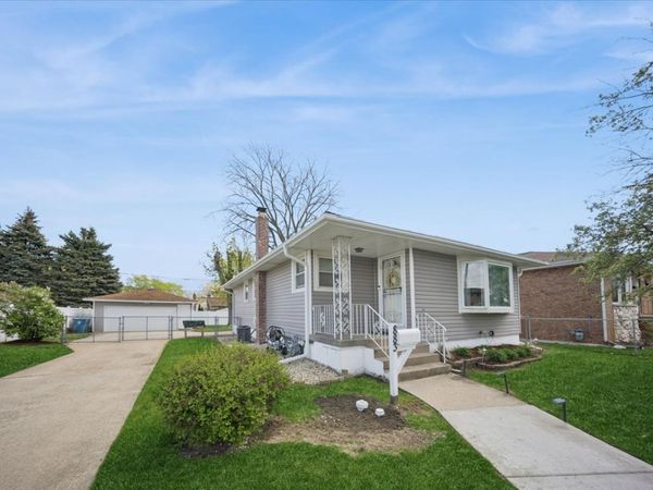 883 Buffalo Avenue , Calumet City, IL 60409