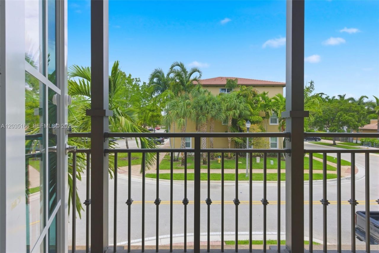 14776 SW 10th St , Unit 10501, Pembroke Pines, FL 33027 Photo