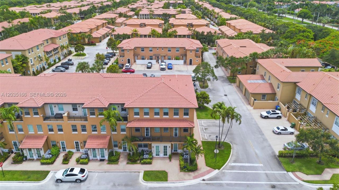 14776 SW 10th St , Unit 10501, Pembroke Pines, FL 33027 Photo
