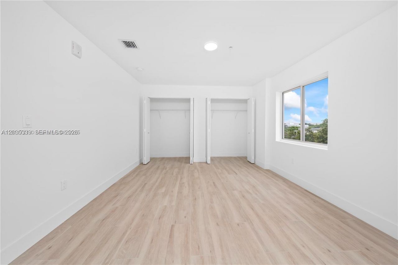 32 NW 14th Ave , Unit 4, Miami, FL 33125 Photo