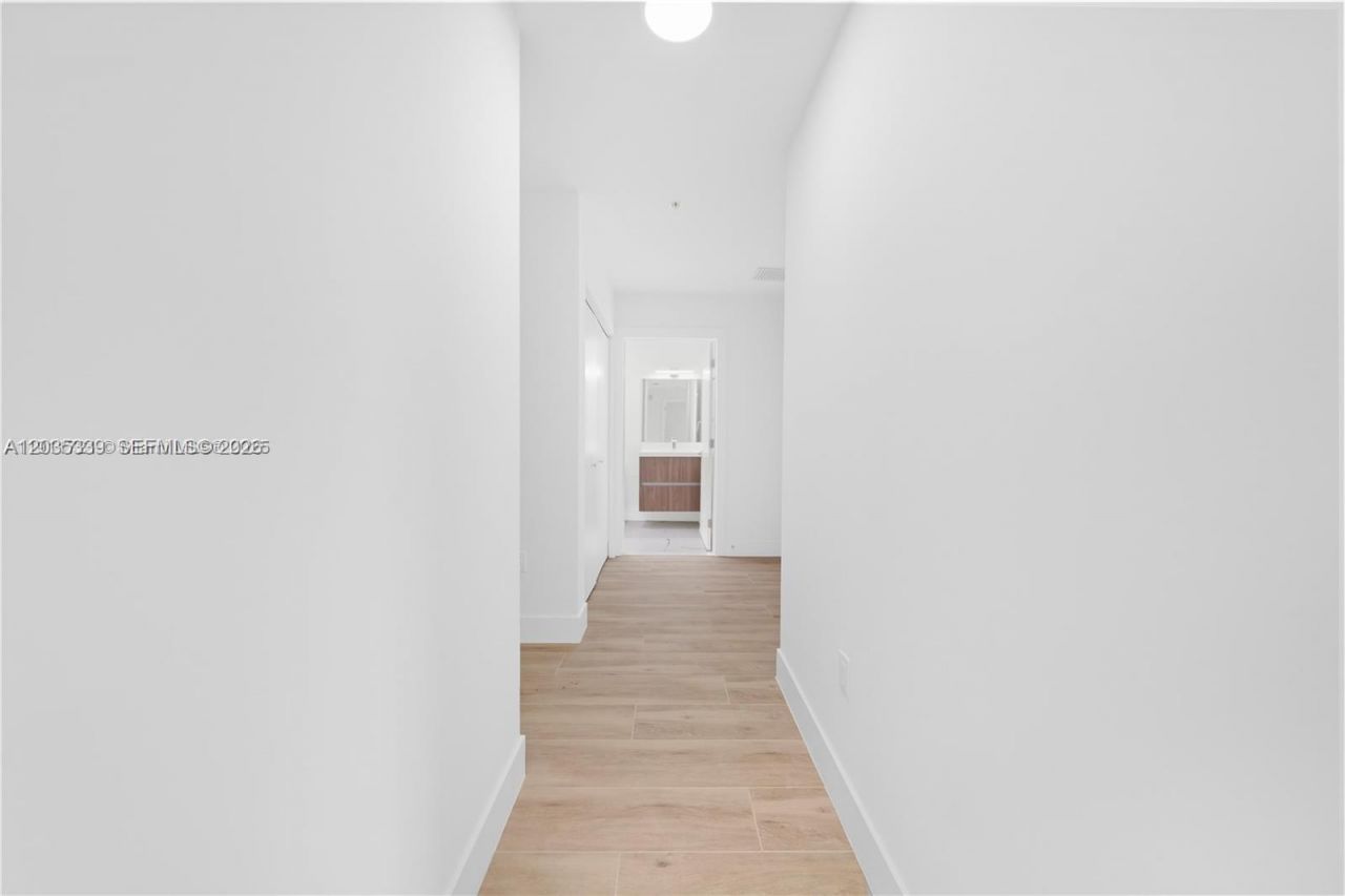 32 NW 14th Ave , Unit 4, Miami, FL 33125 Photo