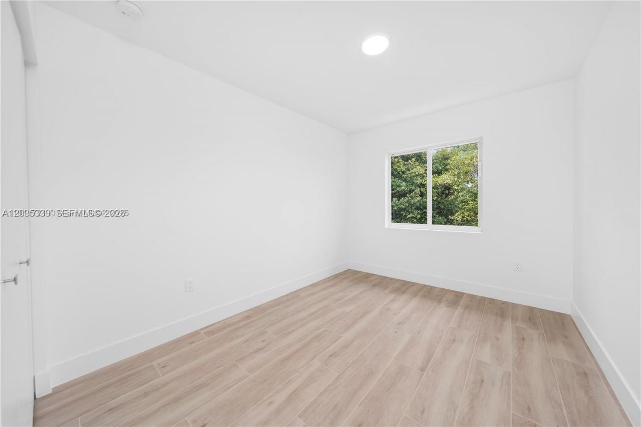 32 NW 14th Ave , Unit 4, Miami, FL 33125 Photo