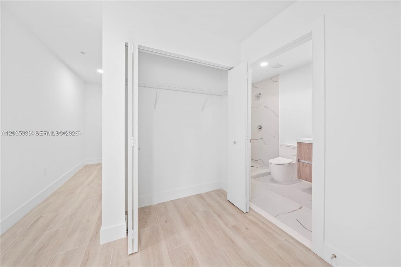 32 NW 14th Ave , Unit 4, Miami, FL 33125 Photo