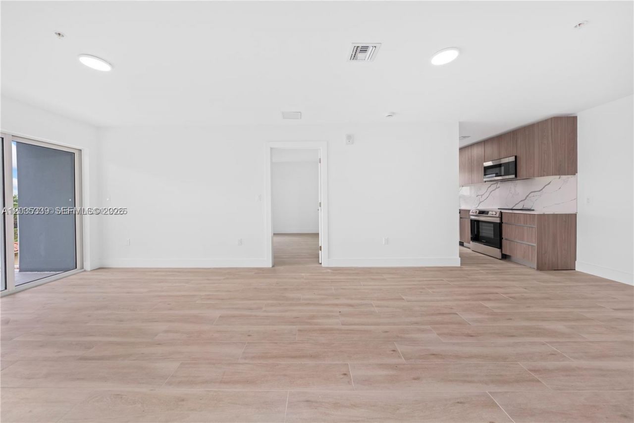 32 NW 14th Ave , Unit 4, Miami, FL 33125 Photo