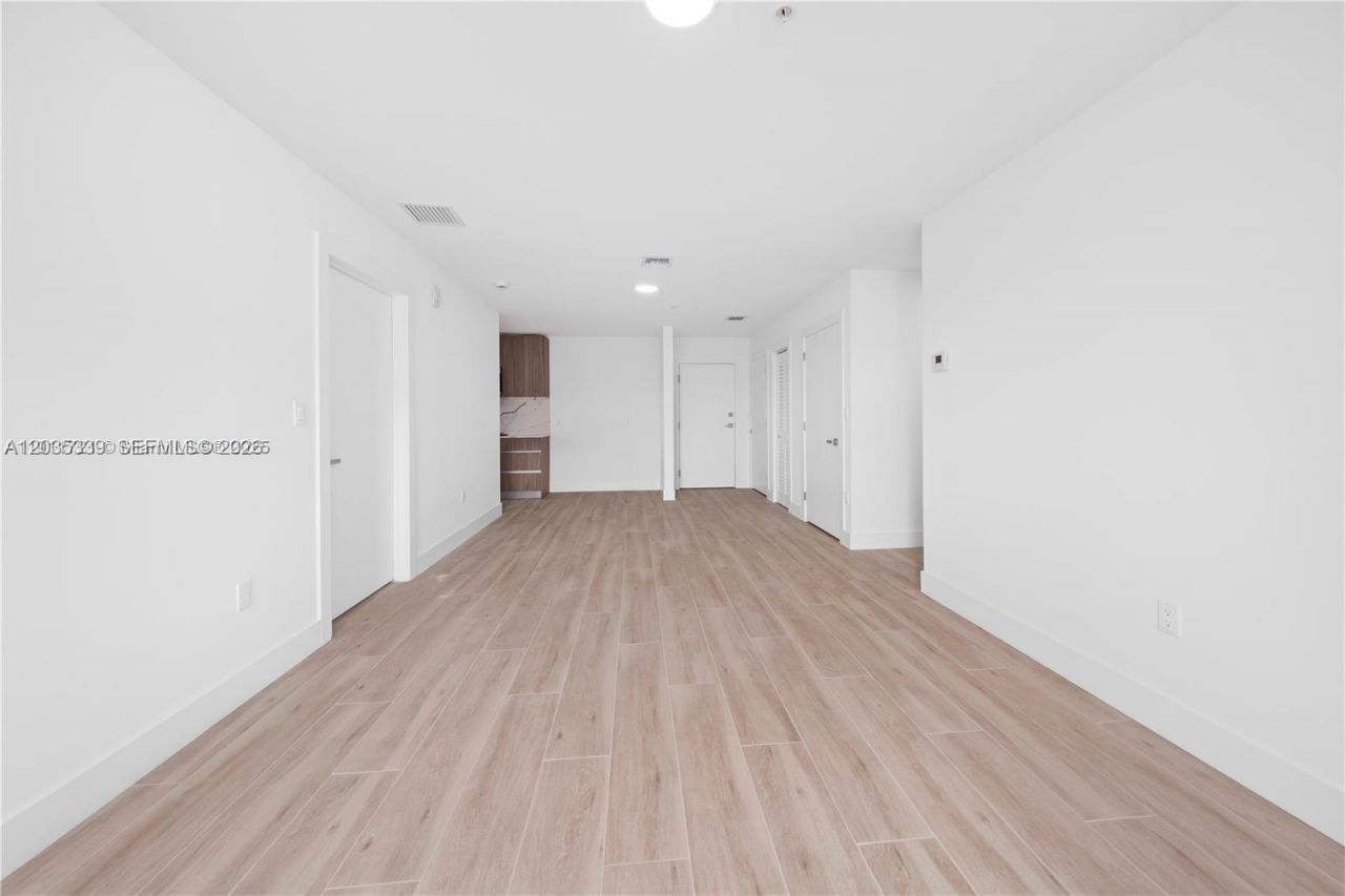 32 NW 14th Ave , Unit 4, Miami, FL 33125 Photo