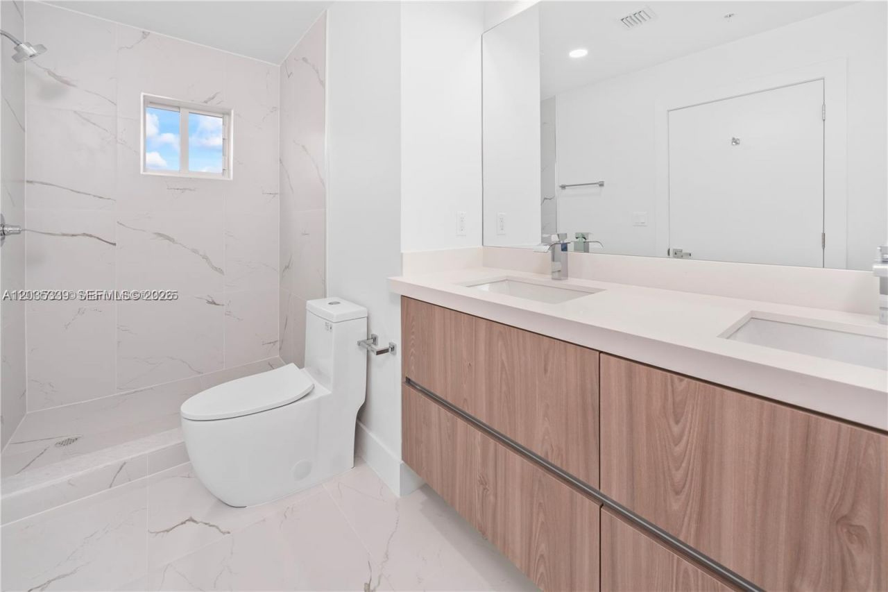 32 NW 14th Ave , Unit 4, Miami, FL 33125 Photo