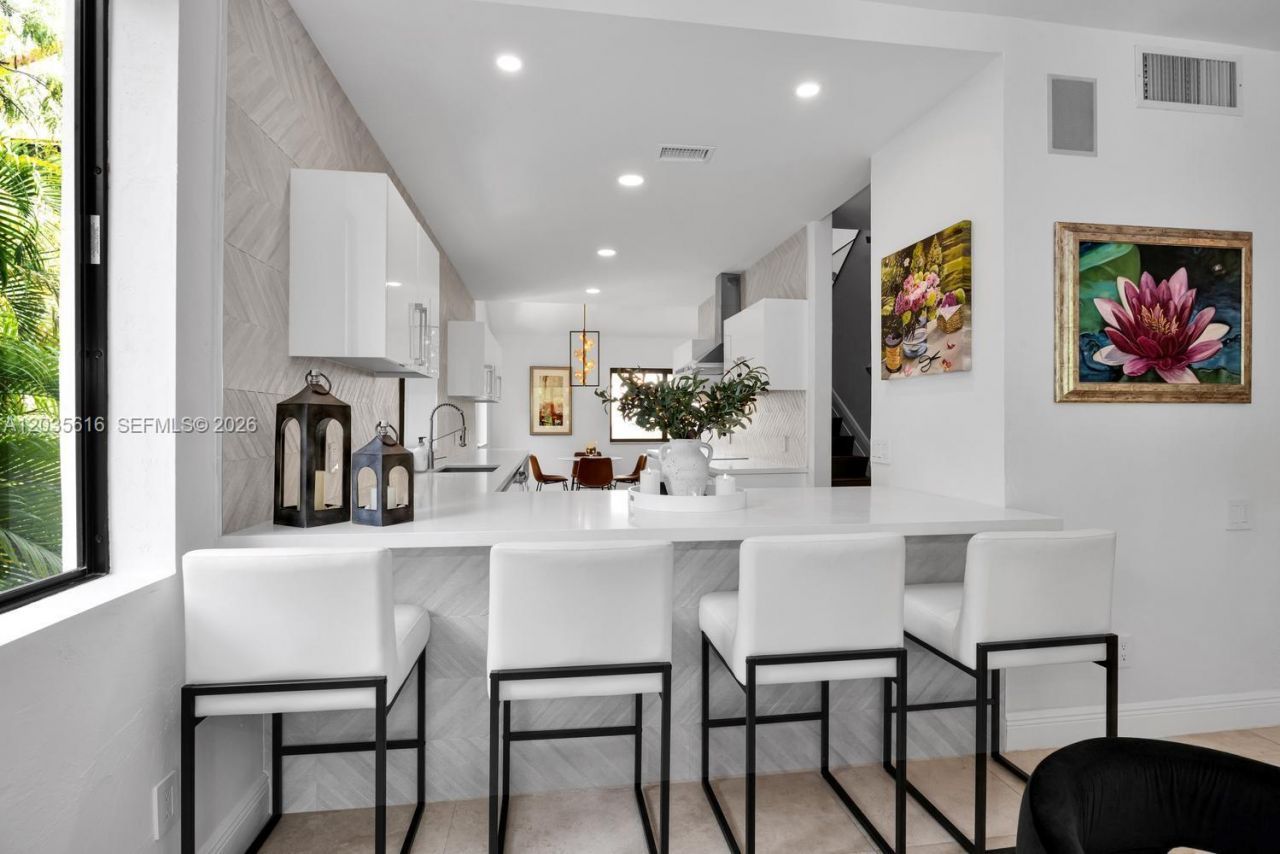 2000 S Bayshore Dr, Unit 65, Miami, FL 33133 Photo